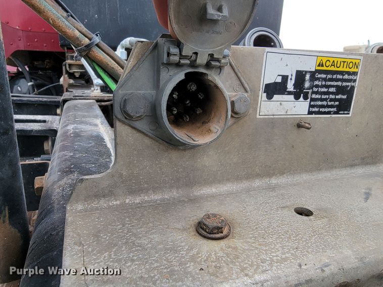 image for item ME9624 2011 Peterbilt 386 semi truck