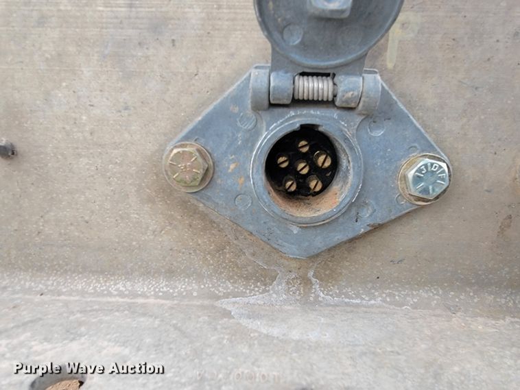 image for item ME9624 2011 Peterbilt 386 semi truck