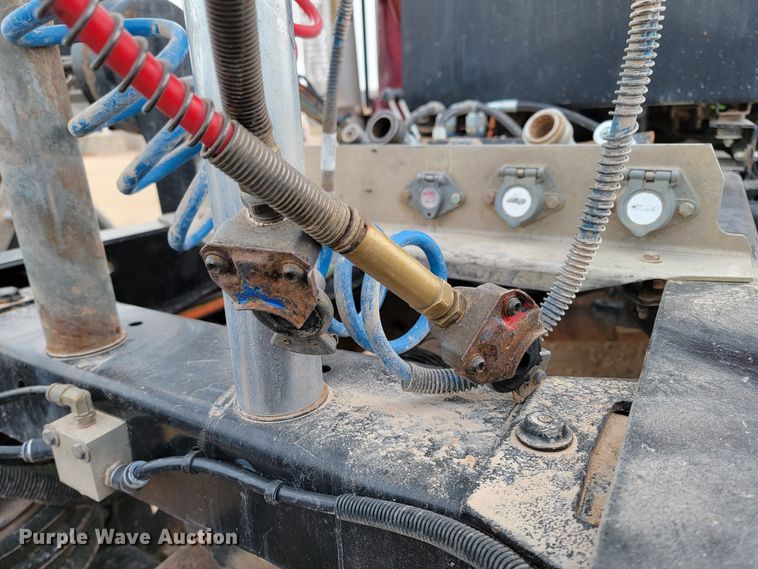 image for item ME9624 2011 Peterbilt 386 semi truck