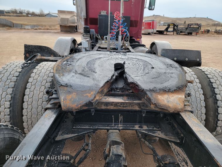 image for item ME9624 2011 Peterbilt 386 semi truck