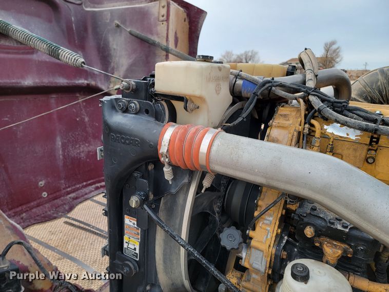 image for item ME9624 2011 Peterbilt 386 semi truck