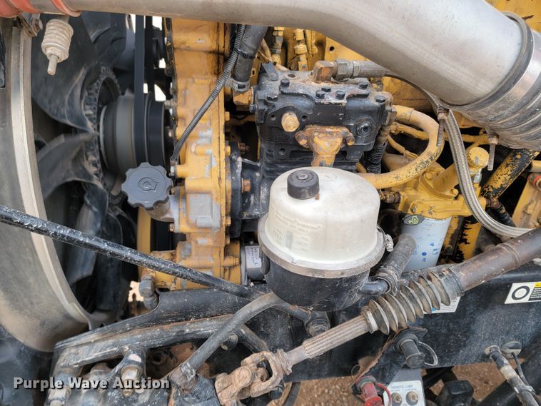 image for item ME9624 2011 Peterbilt 386 semi truck