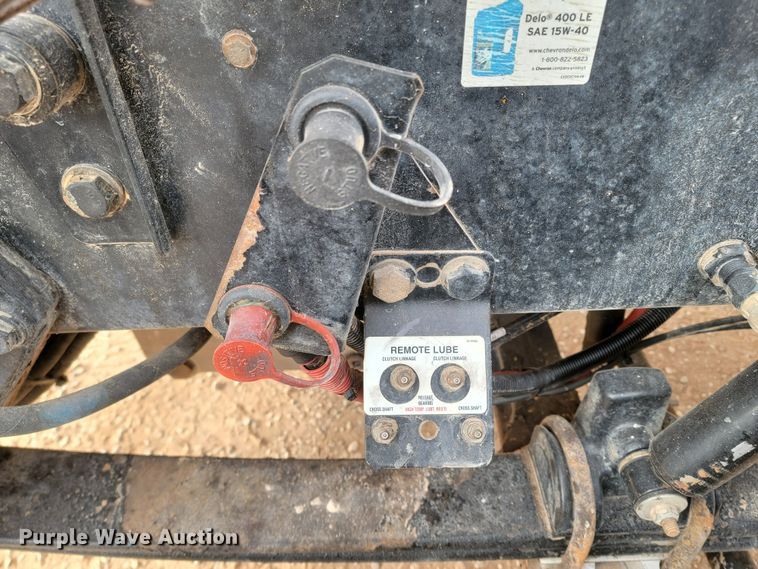 image for item ME9624 2011 Peterbilt 386 semi truck