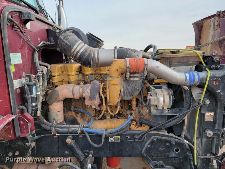 image for item ME9624 2011 Peterbilt 386 semi truck