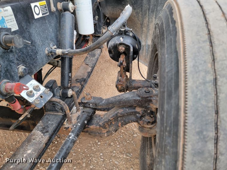 image for item ME9624 2011 Peterbilt 386 semi truck