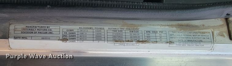 image for item ME9624 2011 Peterbilt 386 semi truck