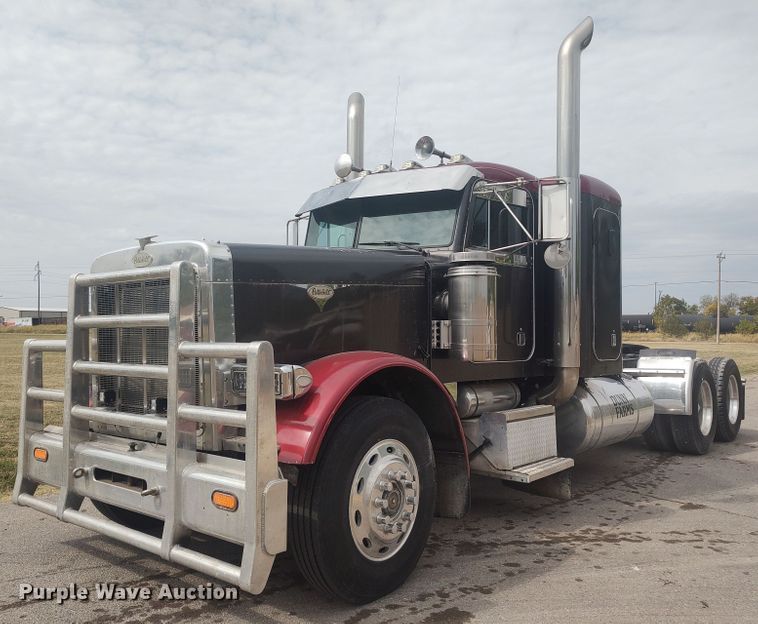 image for item MF9337 1990 Peterbilt 379  semi truck