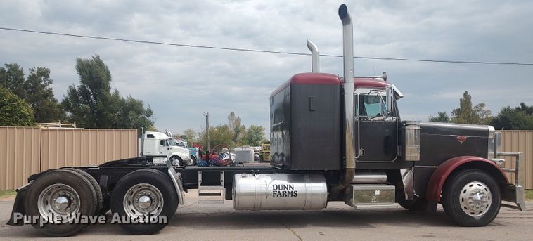 image for item MF9337 1990 Peterbilt 379  semi truck