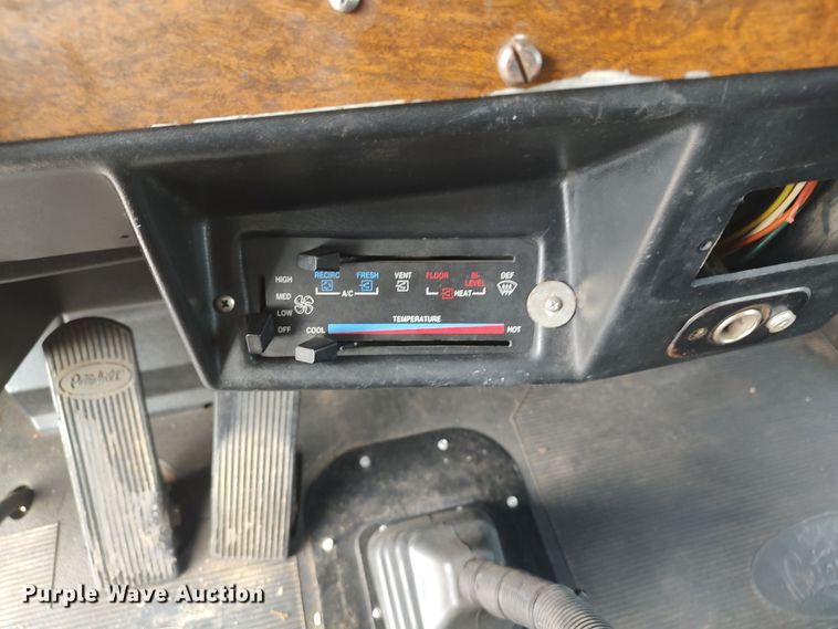 image for item MF9337 1990 Peterbilt 379  semi truck