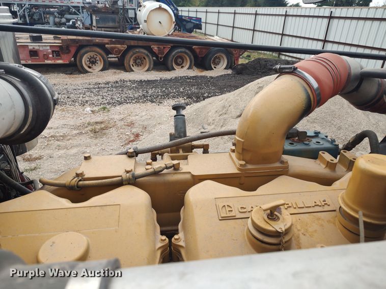 image for item MF9337 1990 Peterbilt 379  semi truck