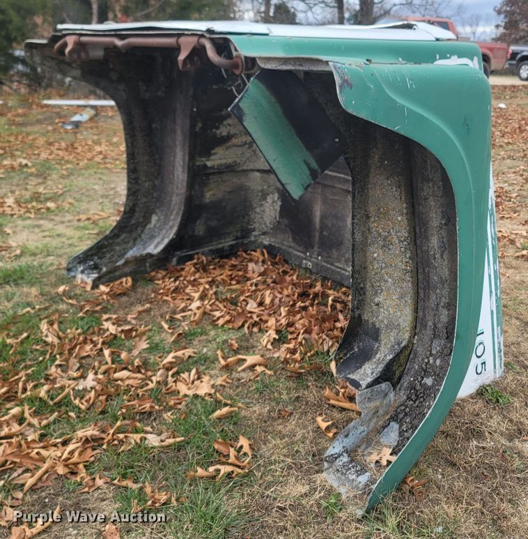 image for item MH9589 International Transtar 4200  fiberglass hood