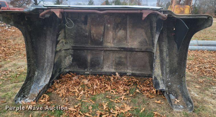 image for item MH9589 International Transtar 4200  fiberglass hood