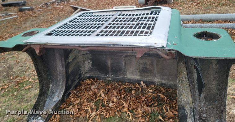 image for item MH9589 International Transtar 4200  fiberglass hood