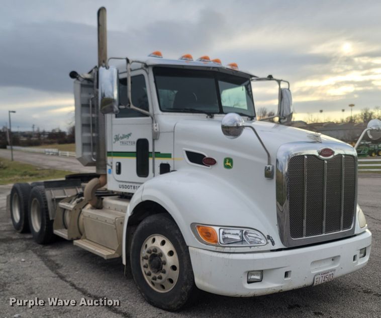 image for item MH9633 2014 Peterbilt 384  semi truck