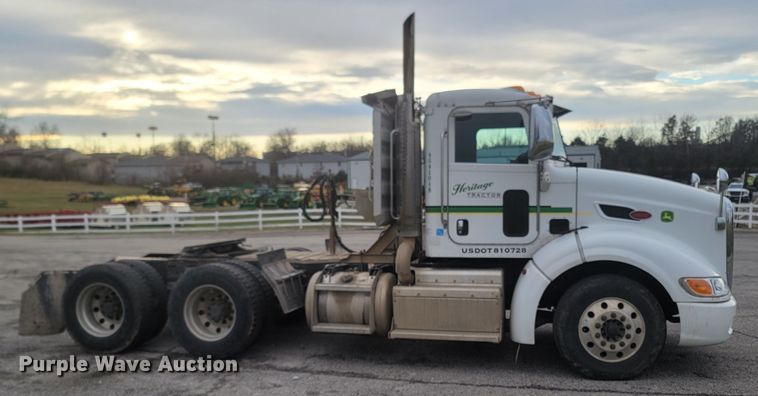 image for item MH9633 2014 Peterbilt 384  semi truck