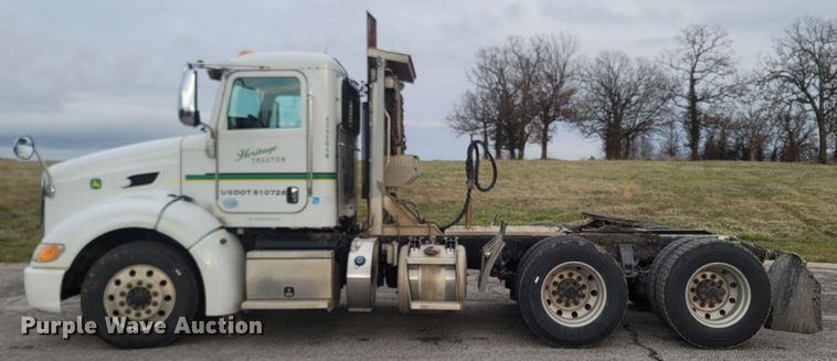 image for item MH9633 2014 Peterbilt 384  semi truck