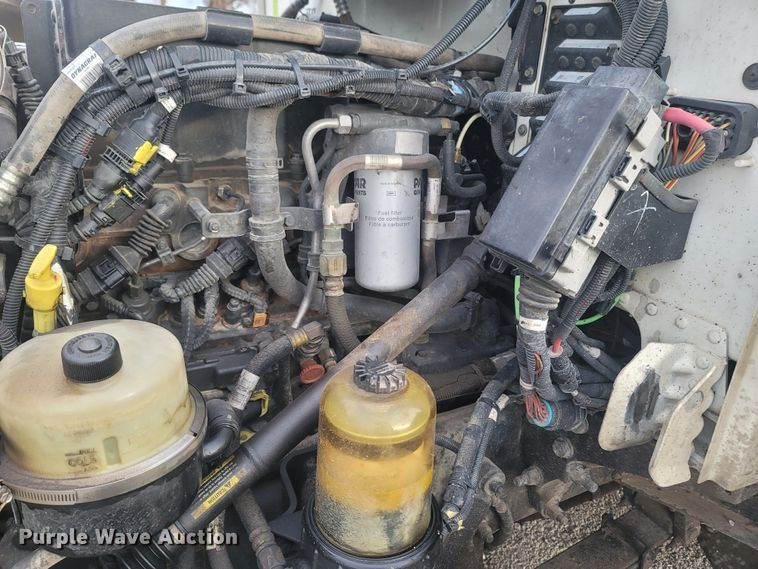 image for item MH9633 2014 Peterbilt 384  semi truck