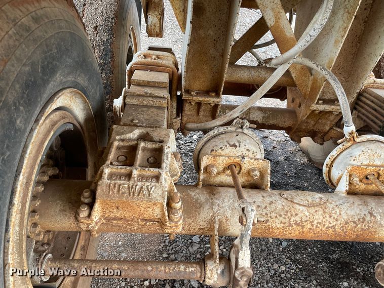 image for item MI9590 1968 Lufkin THD2  end dump trailer