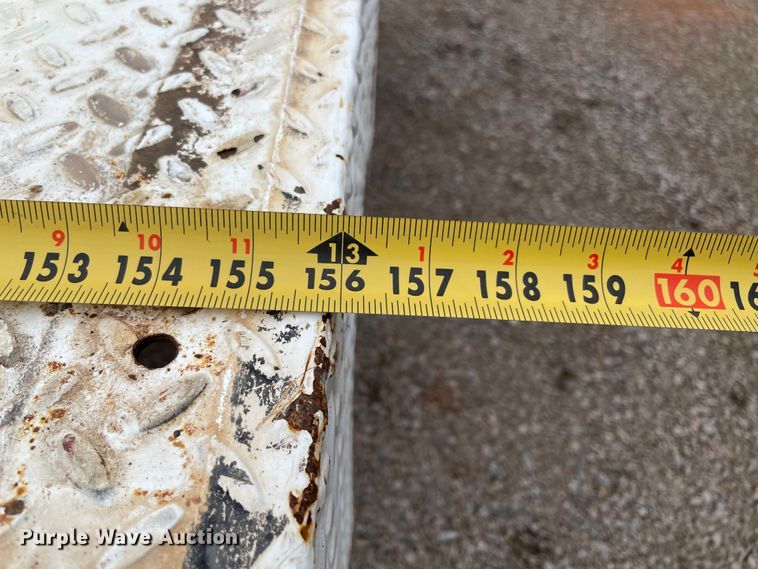 image for item MI9596 1987 International 1754  flatbed truck