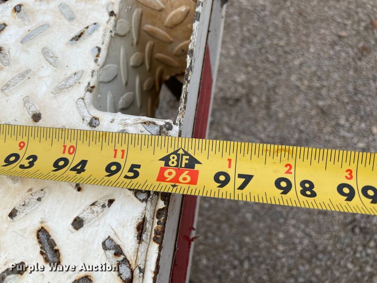 image for item MI9596 1987 International 1754  flatbed truck