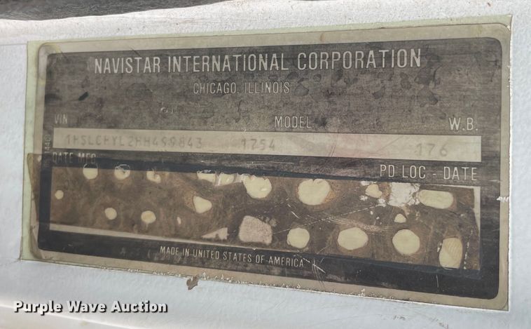 image for item MI9596 1987 International 1754  flatbed truck