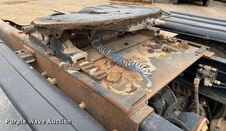 image for item MI9598 1997 Mack RD690S  semi truck