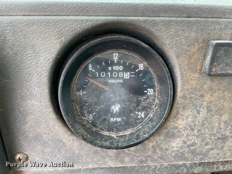 image for item MI9598 1997 Mack RD690S  semi truck