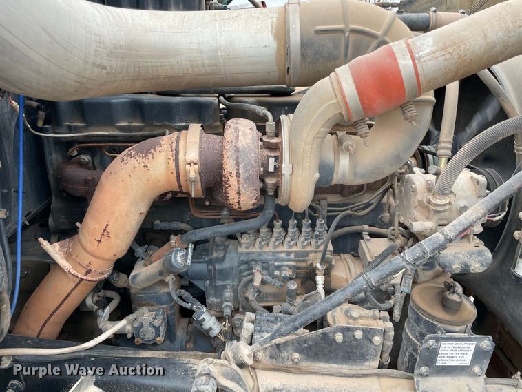 image for item MI9598 1997 Mack RD690S  semi truck