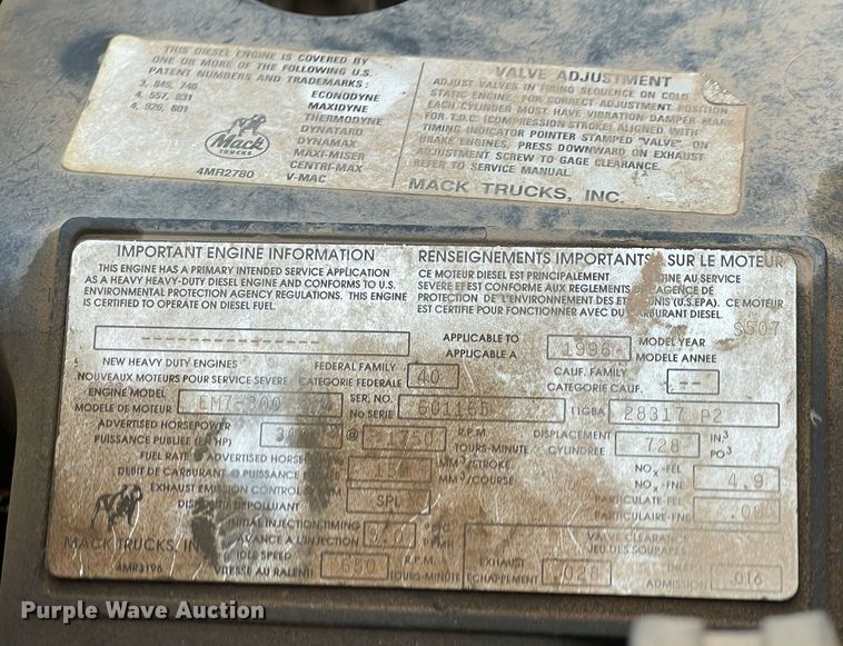 image for item MI9598 1997 Mack RD690S  semi truck