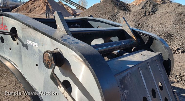 image for item MJ9278 2012 Fontaine Magnitude 55H  lowboy equipment trailer