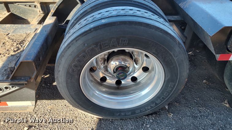 image for item MJ9278 2012 Fontaine Magnitude 55H  lowboy equipment trailer