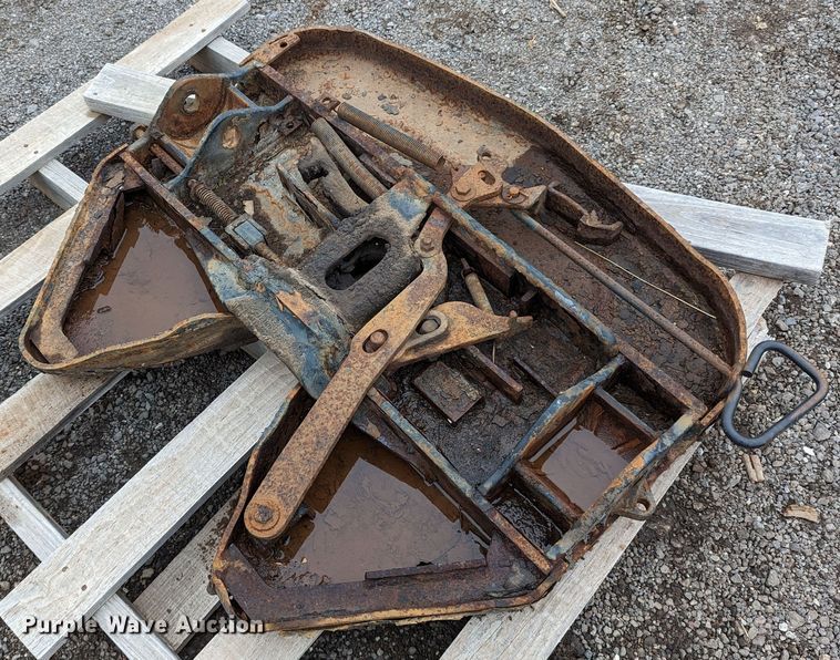 image for item MJ9287 (2) fifth wheel plates