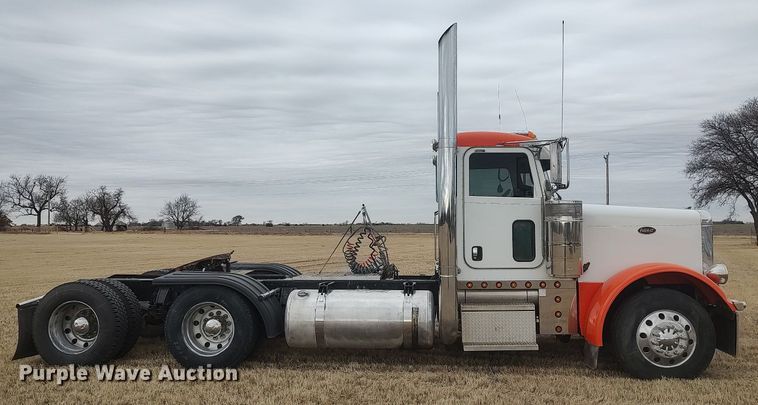 image for item MM9847 2006 Peterbilt 379  semi truck