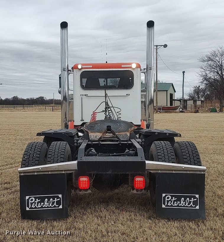 image for item MM9847 2006 Peterbilt 379  semi truck