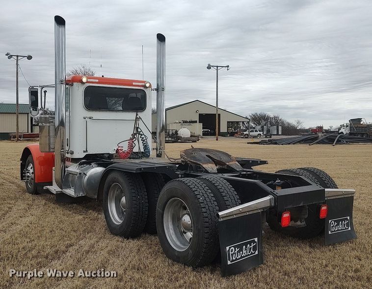 image for item MM9847 2006 Peterbilt 379  semi truck
