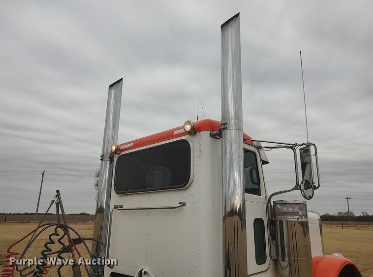 image for item MM9847 2006 Peterbilt 379  semi truck