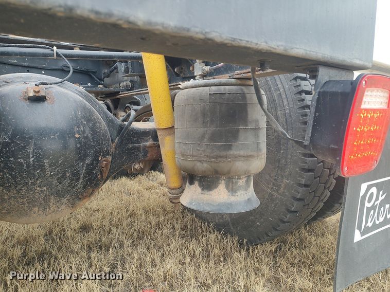 image for item MM9847 2006 Peterbilt 379  semi truck