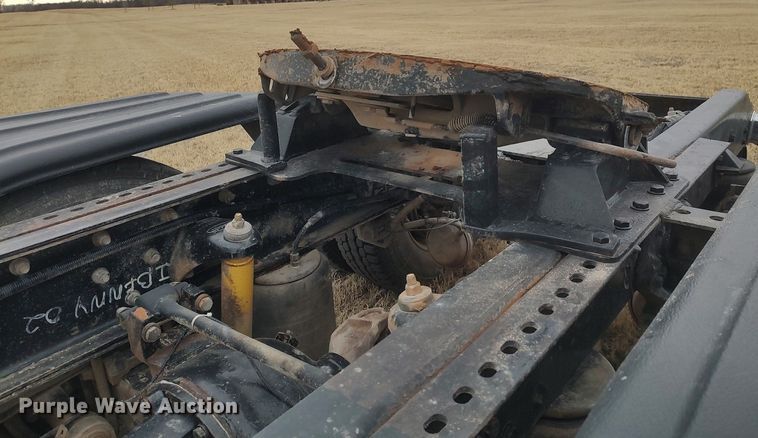 image for item MM9847 2006 Peterbilt 379  semi truck