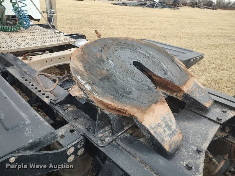 image for item MM9847 2006 Peterbilt 379  semi truck