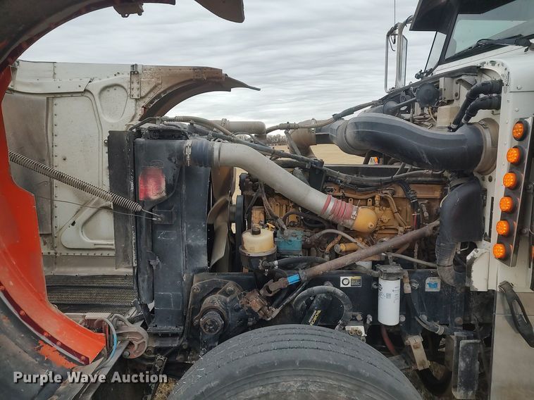 image for item MM9847 2006 Peterbilt 379  semi truck