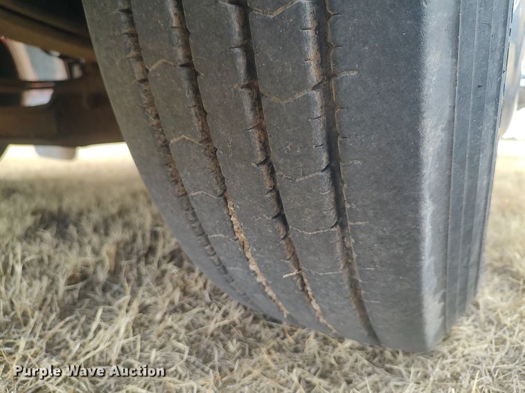 image for item MM9847 2006 Peterbilt 379  semi truck