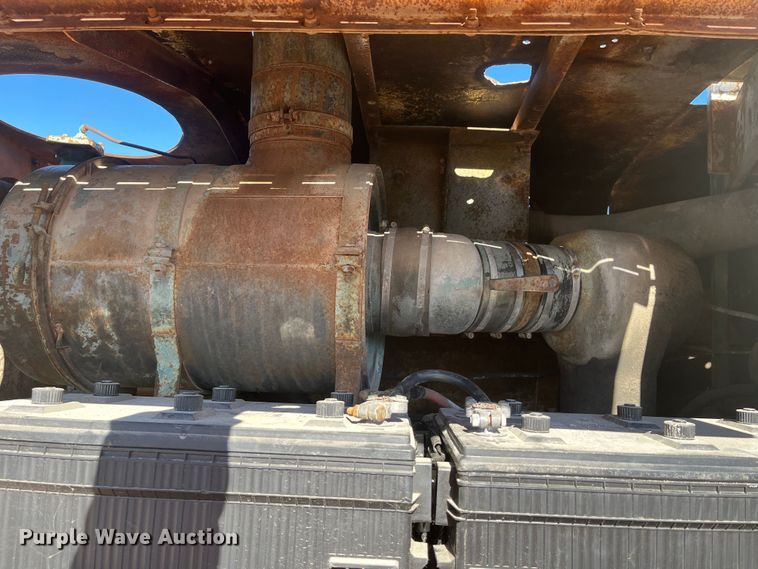 image for item MN9410 1981 Ford LN7000  truck cab and chassis