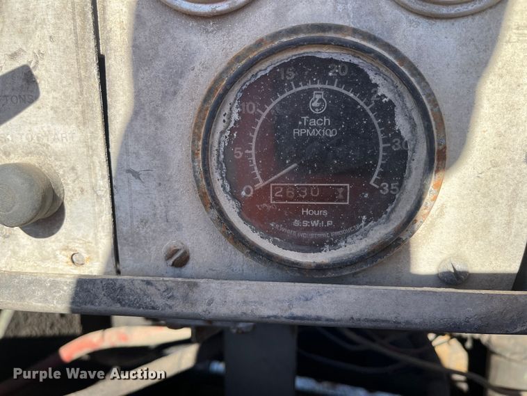 image for item MN9410 1981 Ford LN7000  truck cab and chassis