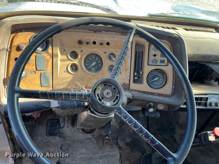 image for item MN9410 1981 Ford LN7000  truck cab and chassis