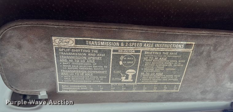 image for item MN9410 1981 Ford LN7000  truck cab and chassis