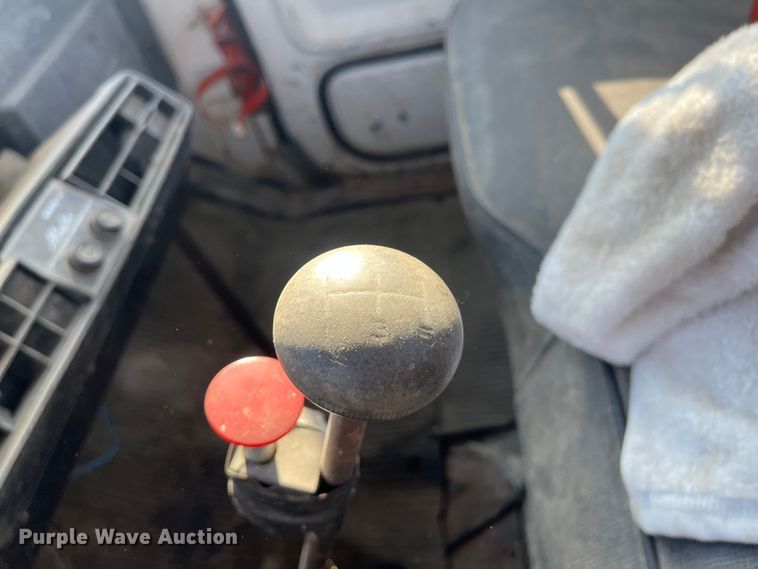 image for item MN9410 1981 Ford LN7000  truck cab and chassis