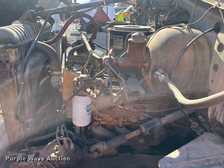 image for item MN9410 1981 Ford LN7000  truck cab and chassis