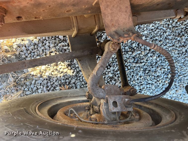 image for item MN9410 1981 Ford LN7000  truck cab and chassis