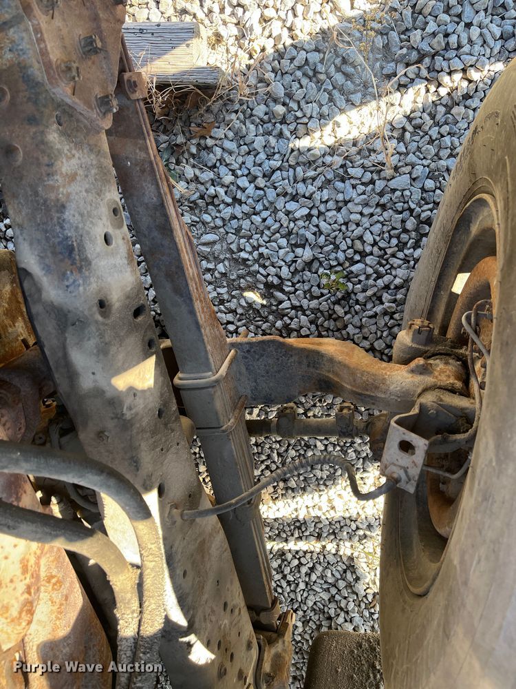 image for item MN9410 1981 Ford LN7000  truck cab and chassis