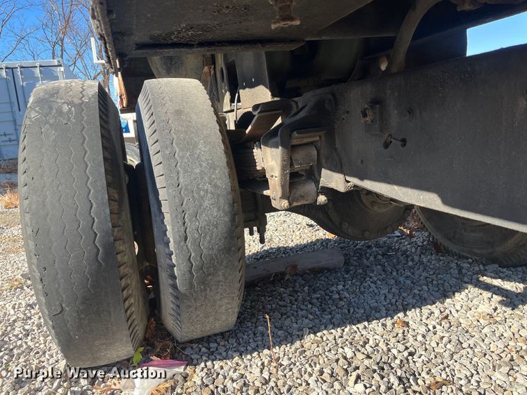 image for item MN9410 1981 Ford LN7000  truck cab and chassis